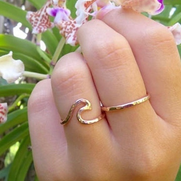 Ocean Wave Rose Gold Ring Size 8 - Picture 5 of 10